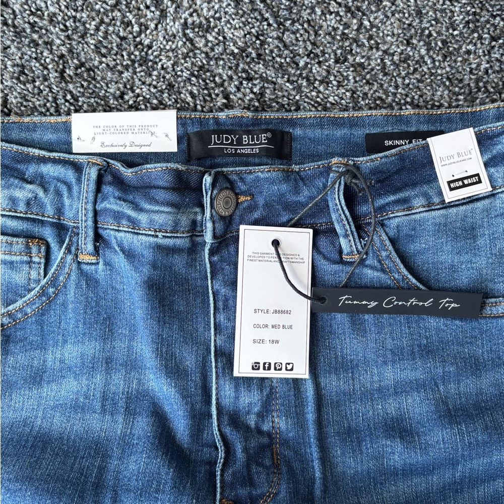 Judy Blue Mid Wash Straight Leg Women's Jeans - Picture 2 of 4